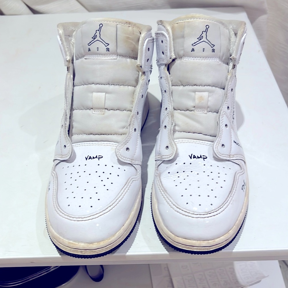 Air Jordan 1s “Schematic” Size: 5.5Y